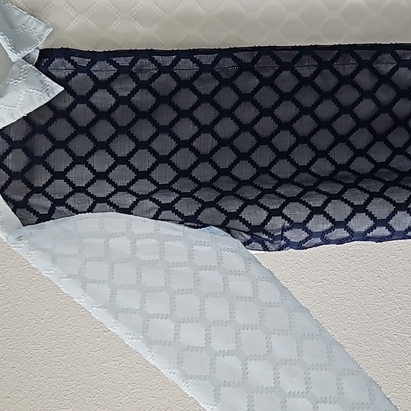 Colorblock L/S - Picture 2 of 7